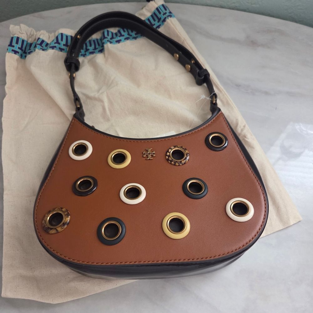 ✨️Rare* Tory Burch Emerson Crescent Grommet Leather Convertible Shoulder Bag - Picture 4 of 9